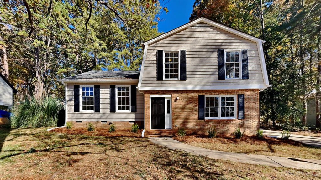 8813 Sweetwater Court