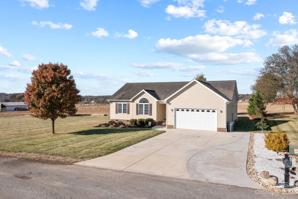 119 W Edinburgh Court