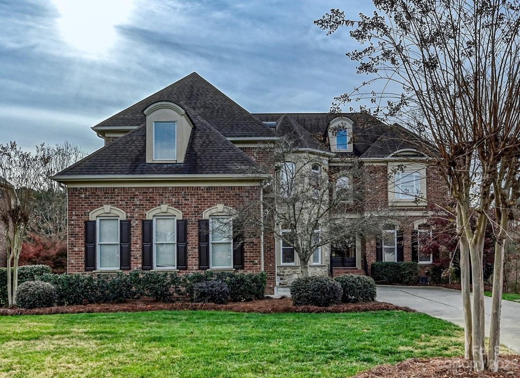 2300 Highland Forest Drive