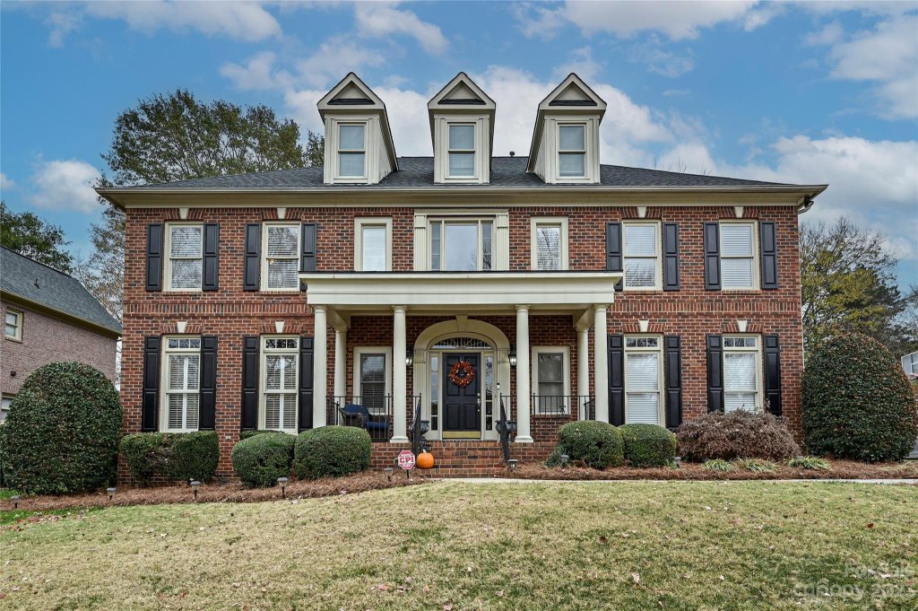 8719 Woodmere Crossing Lane