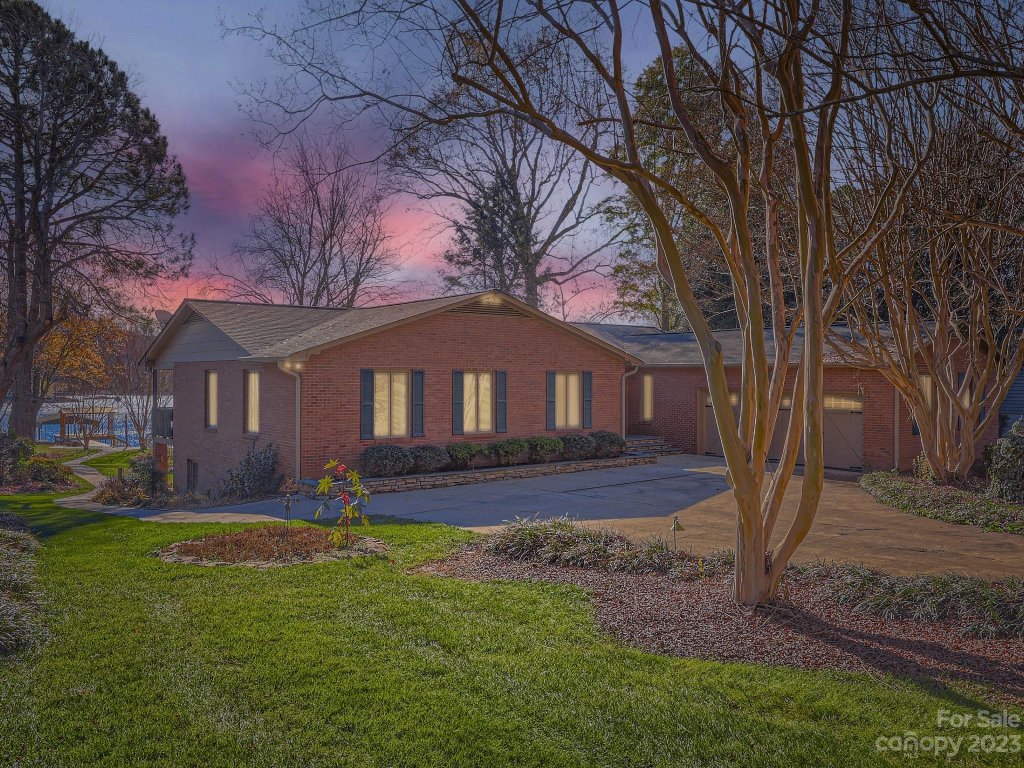 288 Queens Cove Road