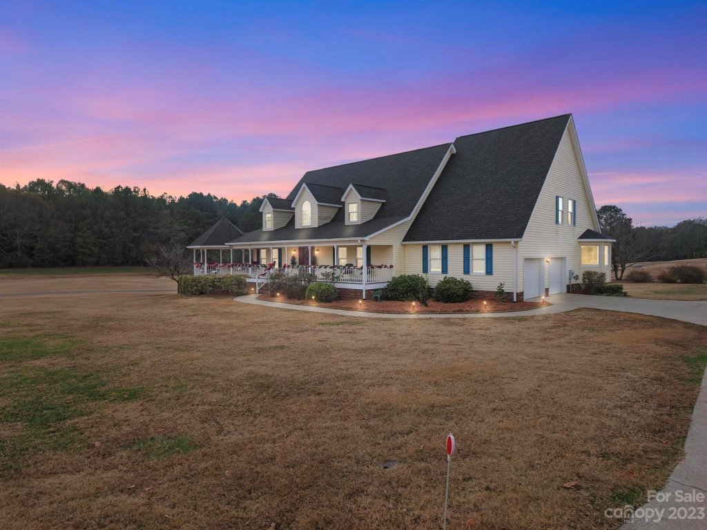 102 Valley Stream Drive