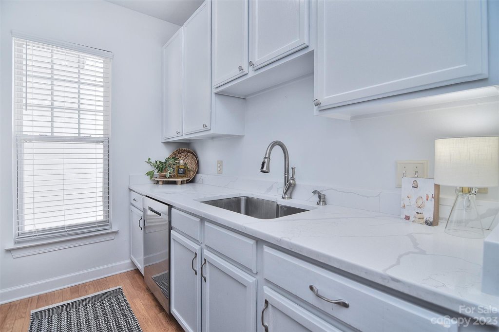 18710 Oakhurst Boulevard