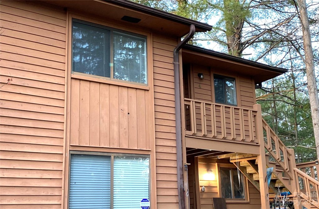 551 Courtwood Lane 4