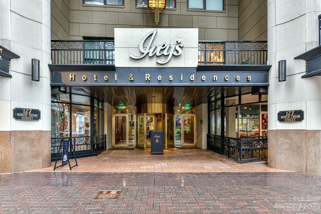 127 N Tryon Street 506