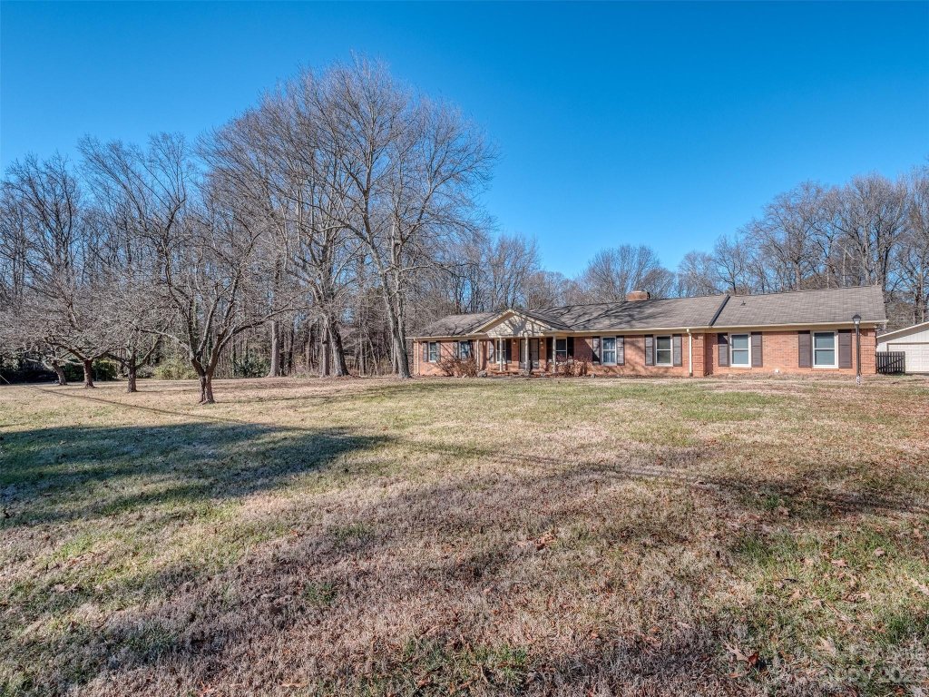 9023 Mount Holly Huntersville Road