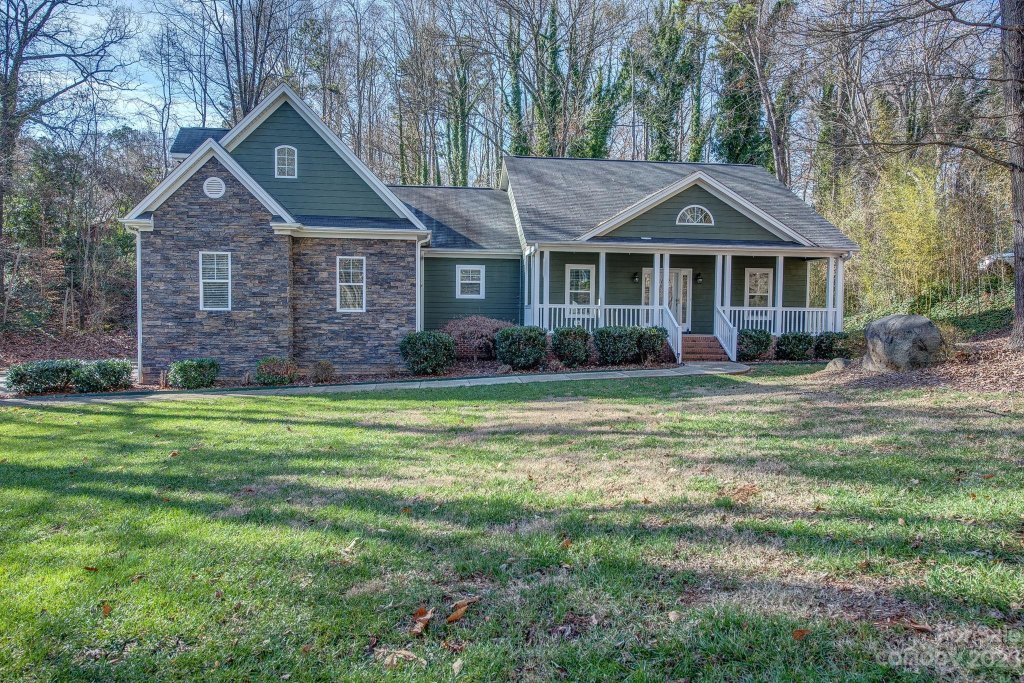 3036 Southampton Circle