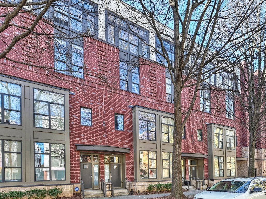 2125 Southend Drive 104