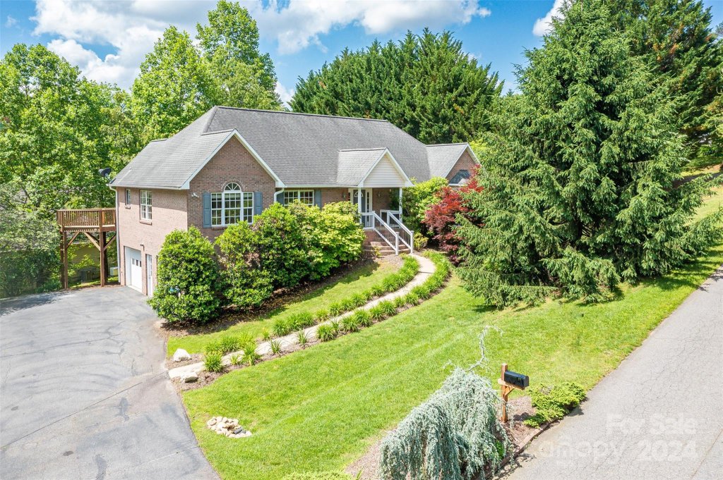 27 Fairway View Drive