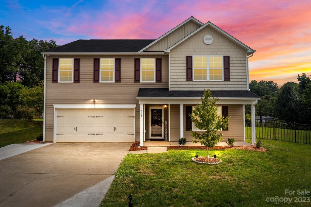305 Lizbeth Lane