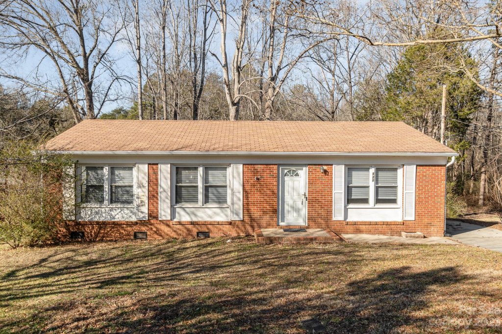 320 Wooddale Drive
