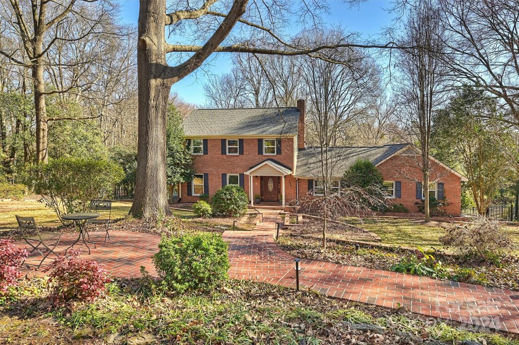 211 Hillcrest Drive