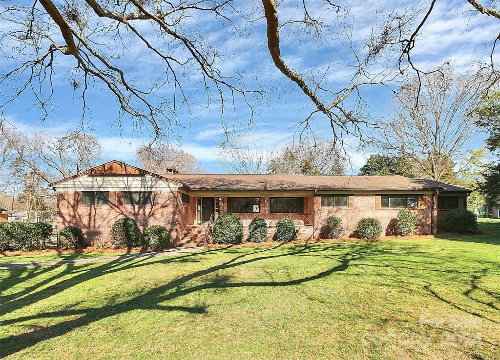 4209 Windwood Circle