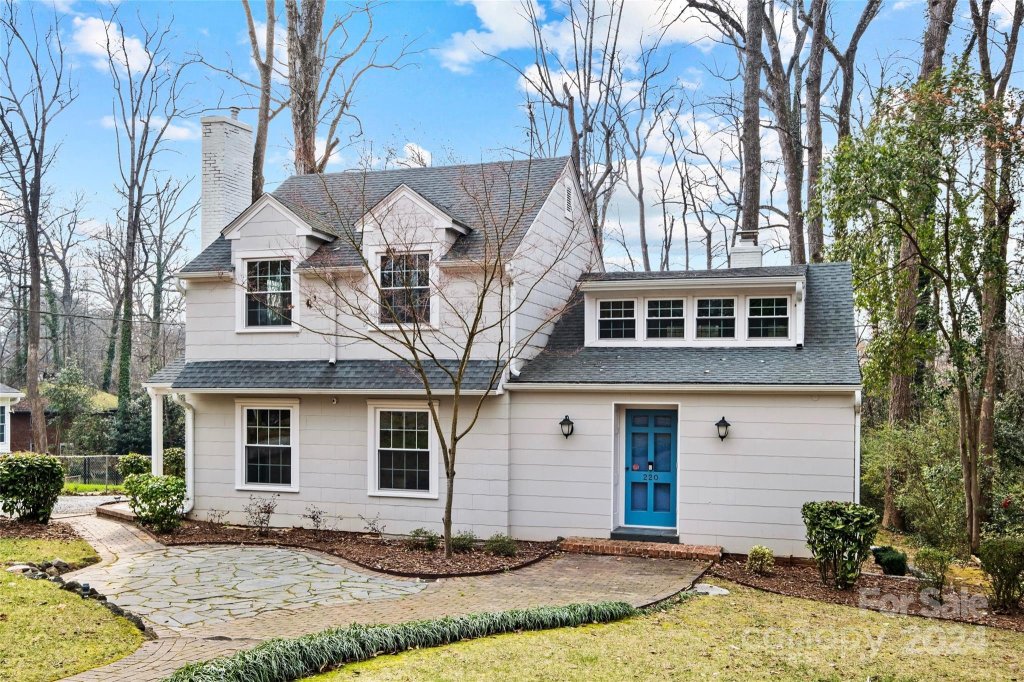 220 W Colonial Drive