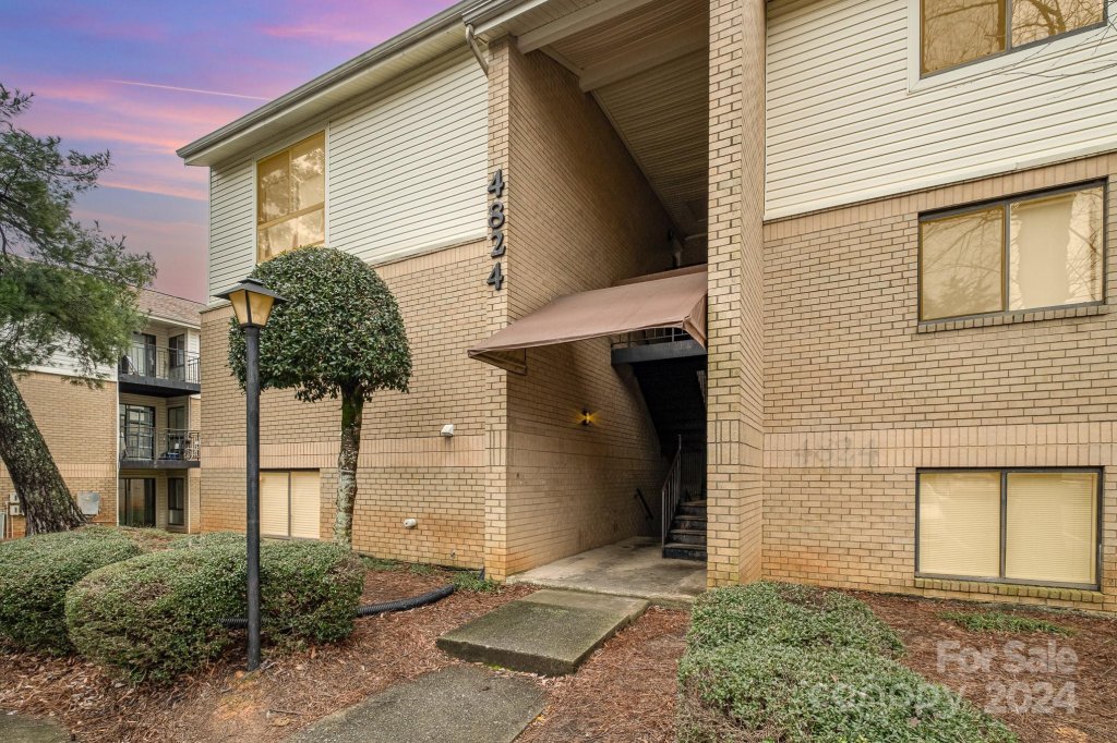 4824 Spring Lake Drive