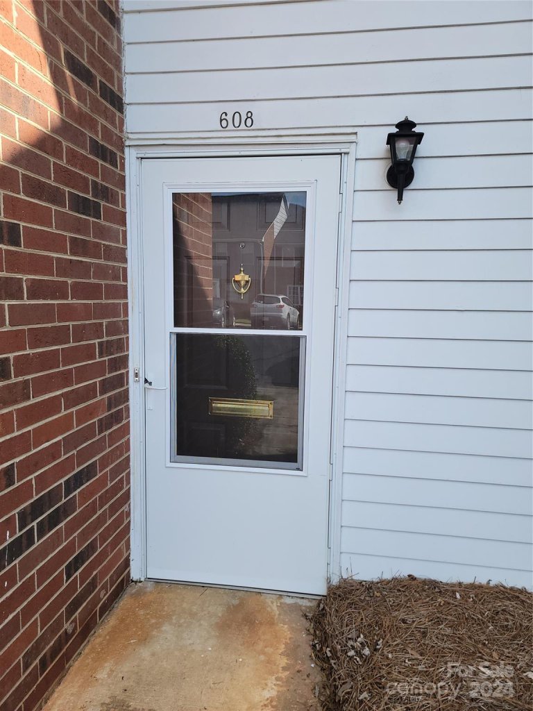 1300 Larchmont Place 608