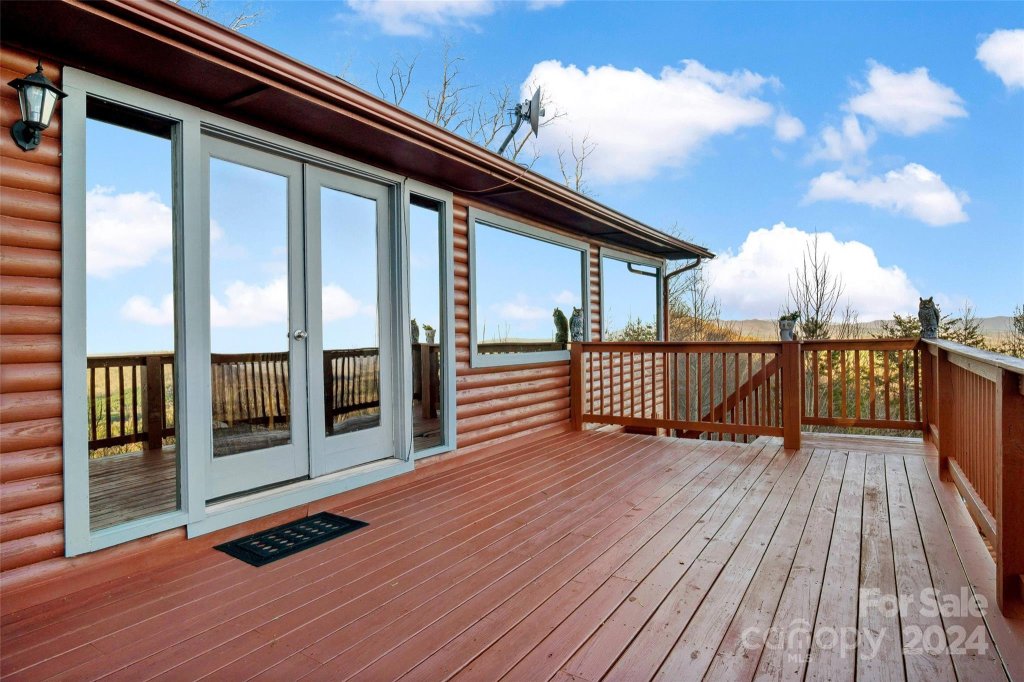 207 S Tranquility Trail