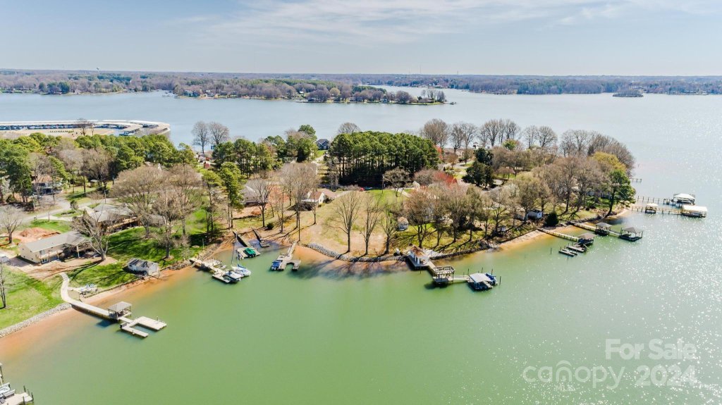 242 Shoreline Loop 3