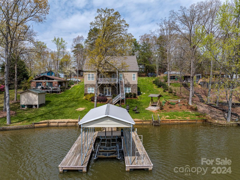 276 N Shoreline Drive