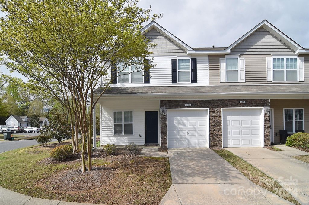 13776 Singleleaf Lane