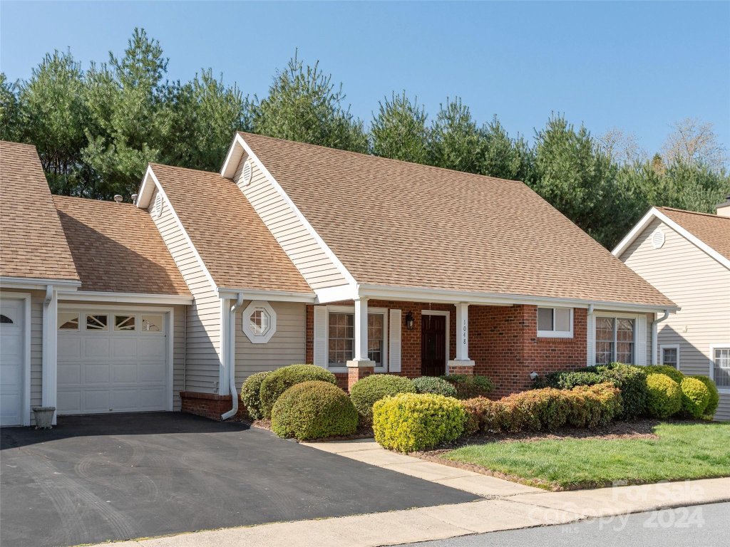 1048 Saddlebrook Drive