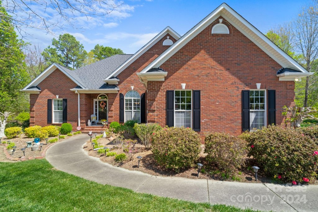 2804 Monterrey Lane