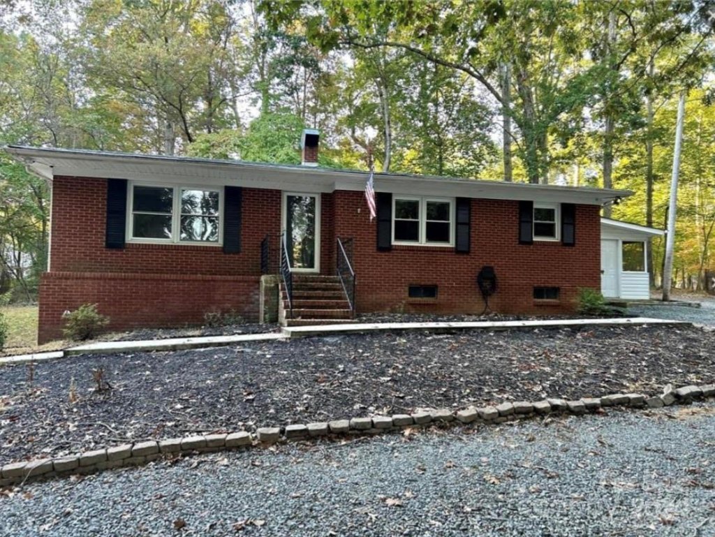 301 Crestview Drive