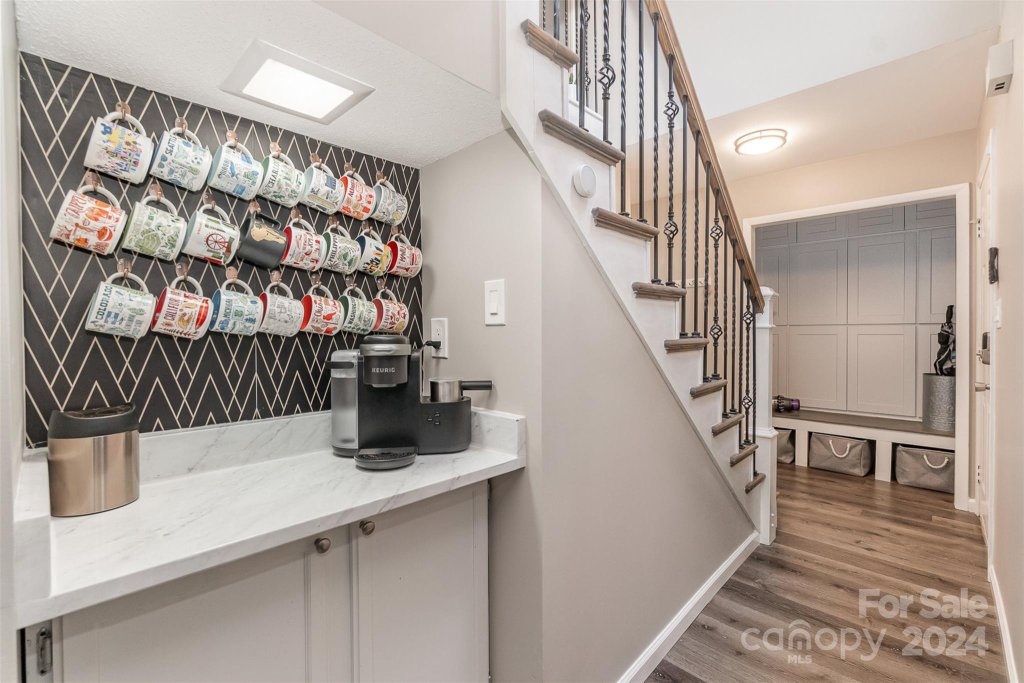 7037 Stonington Lane