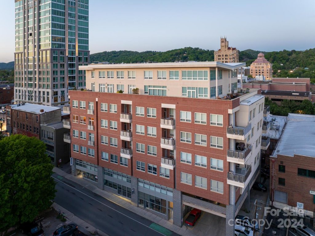 12 S Lexington Avenue 410