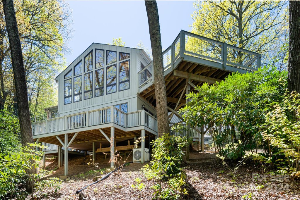 118 Lady Slipper Trail