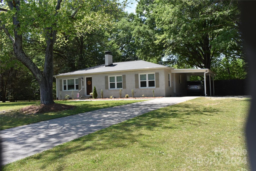 1006 Home Trail
