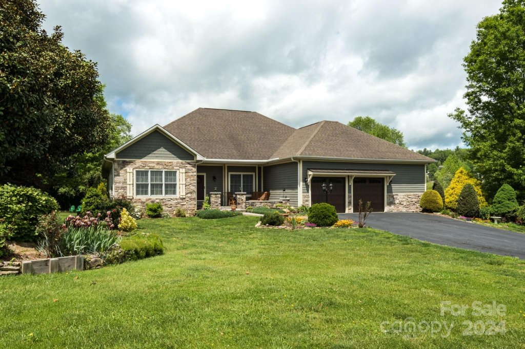 138 Saddle Club Lane