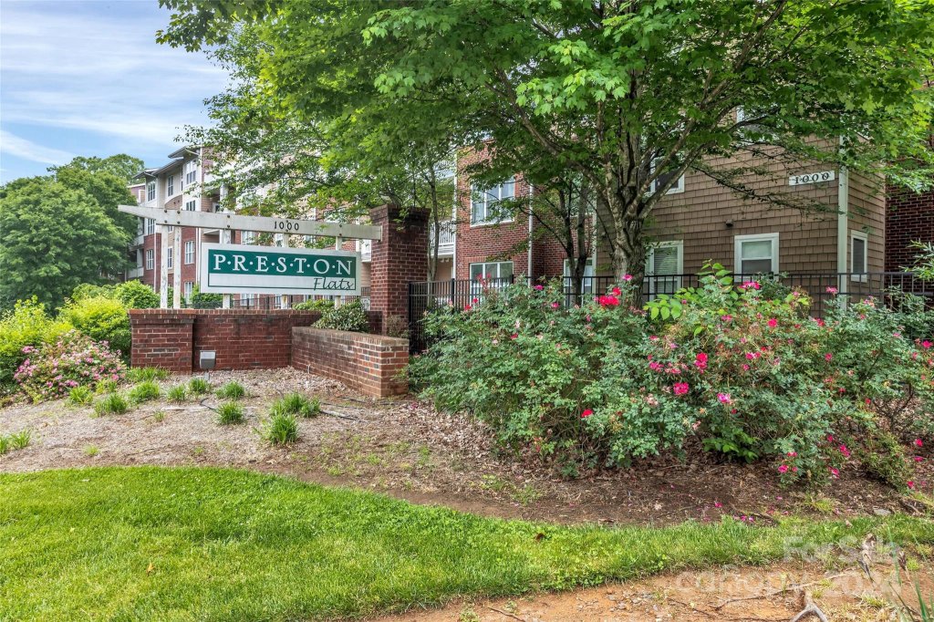 1000 Woodlawn Road 322