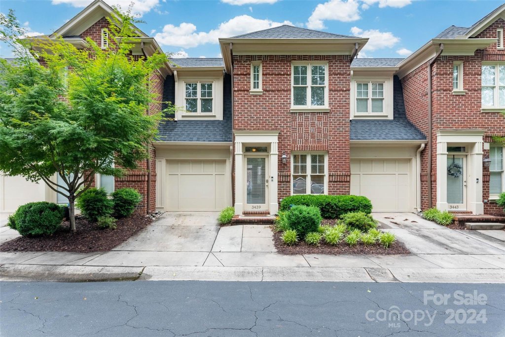 3439 W Slope Lane