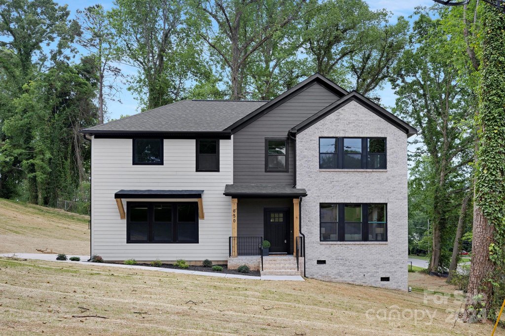 850 Paramount Circle