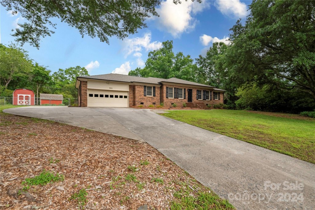 583 Crestside Drive