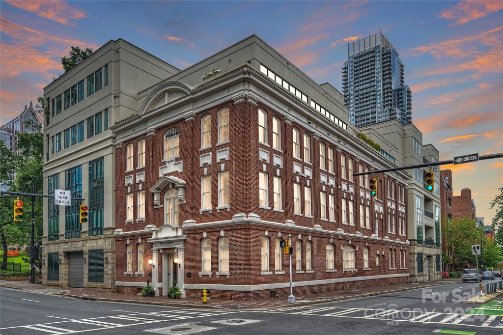 229 N Church Street 404