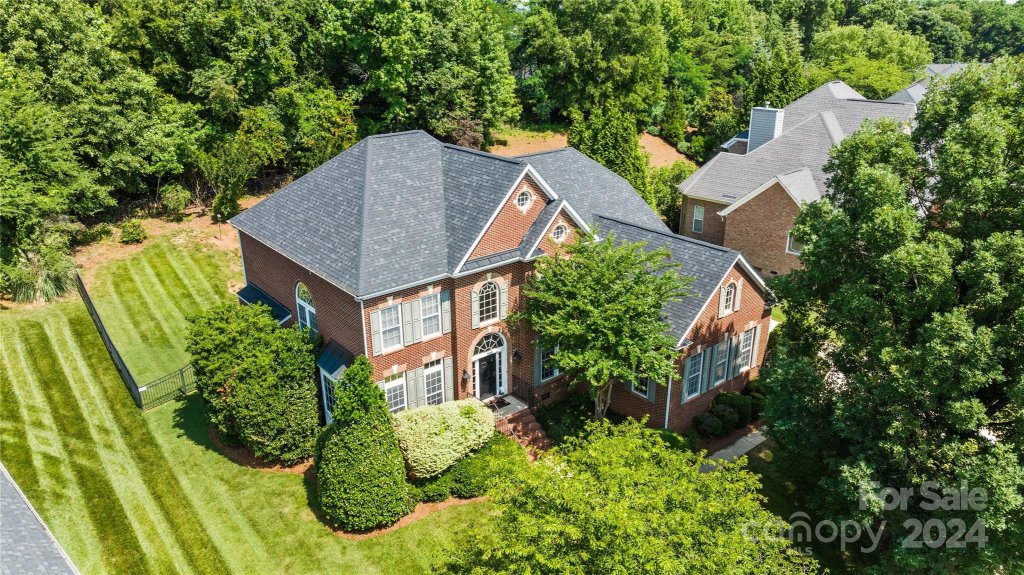 309 Chancelot Lane