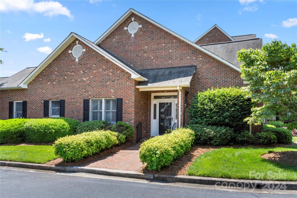 700 Warrington Place