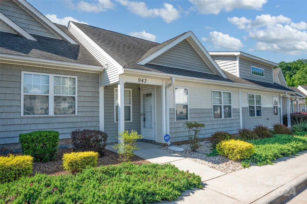 943 Barracuda Avenue