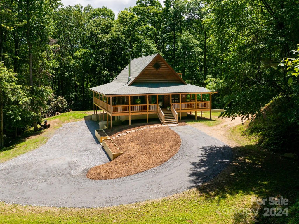 1063 Lower Loop Drive