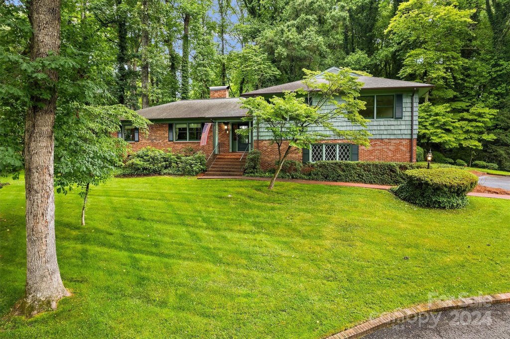 1547 Brentwood Circle