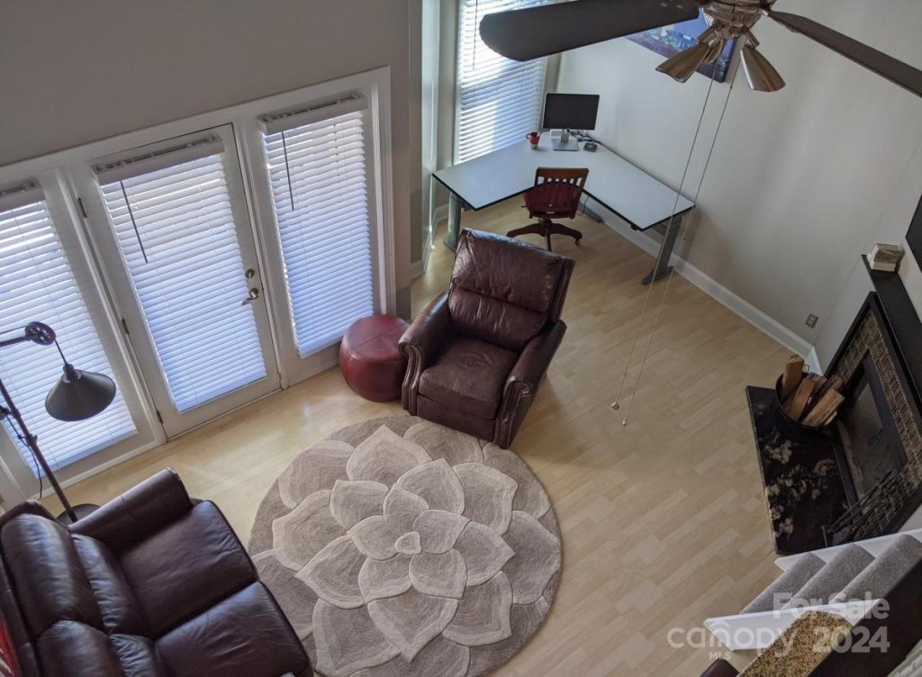 306 S Cedar Street 5