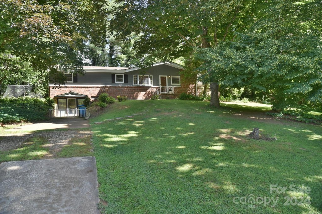 100 College Circle