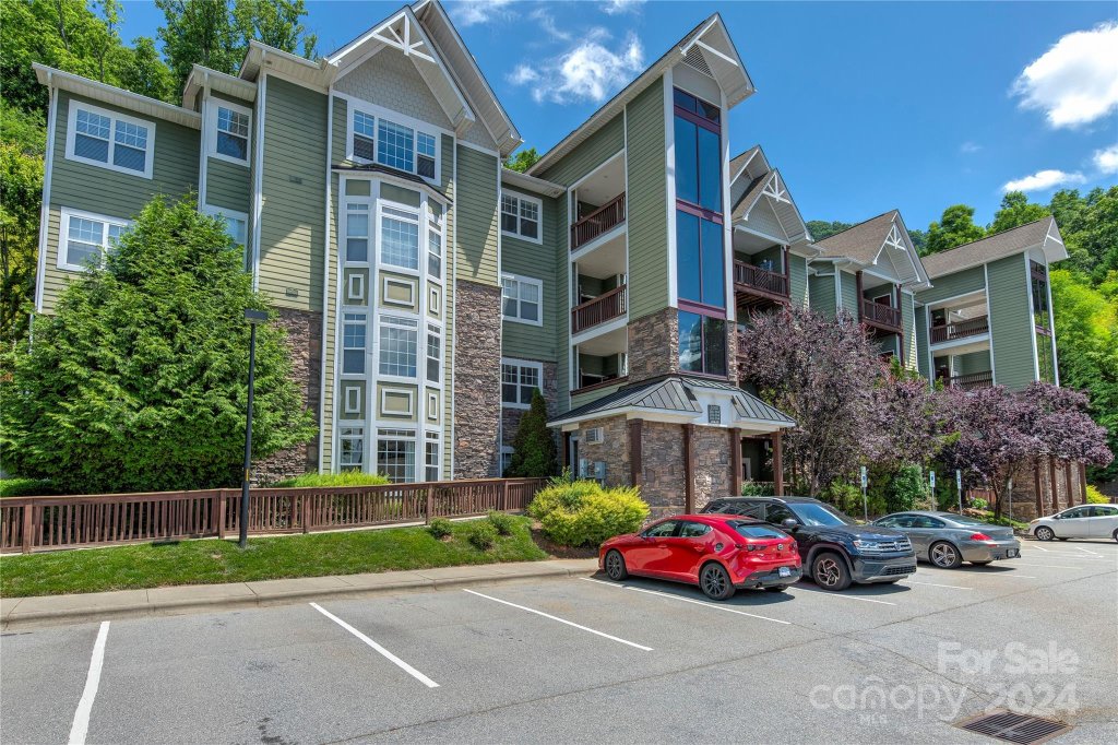 2000 Olde Eastwood Village Boulevard 201