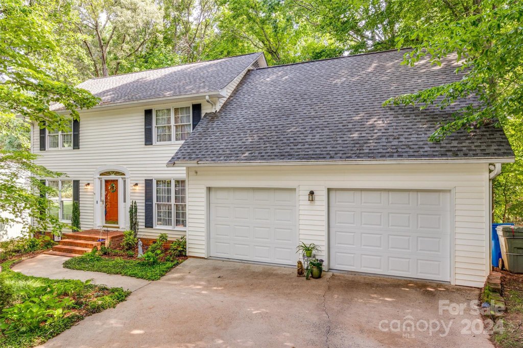 1096 Orchard Drive
