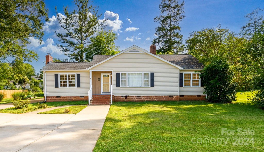 1207 Alexander Road
