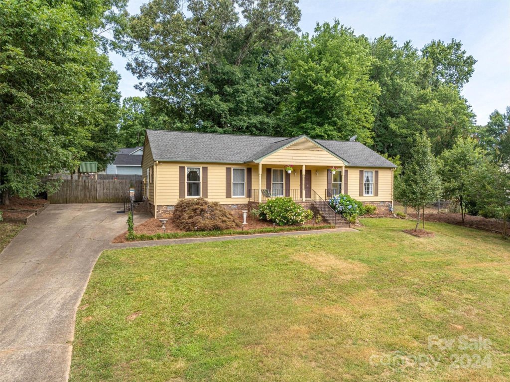 1304 Creekview Drive
