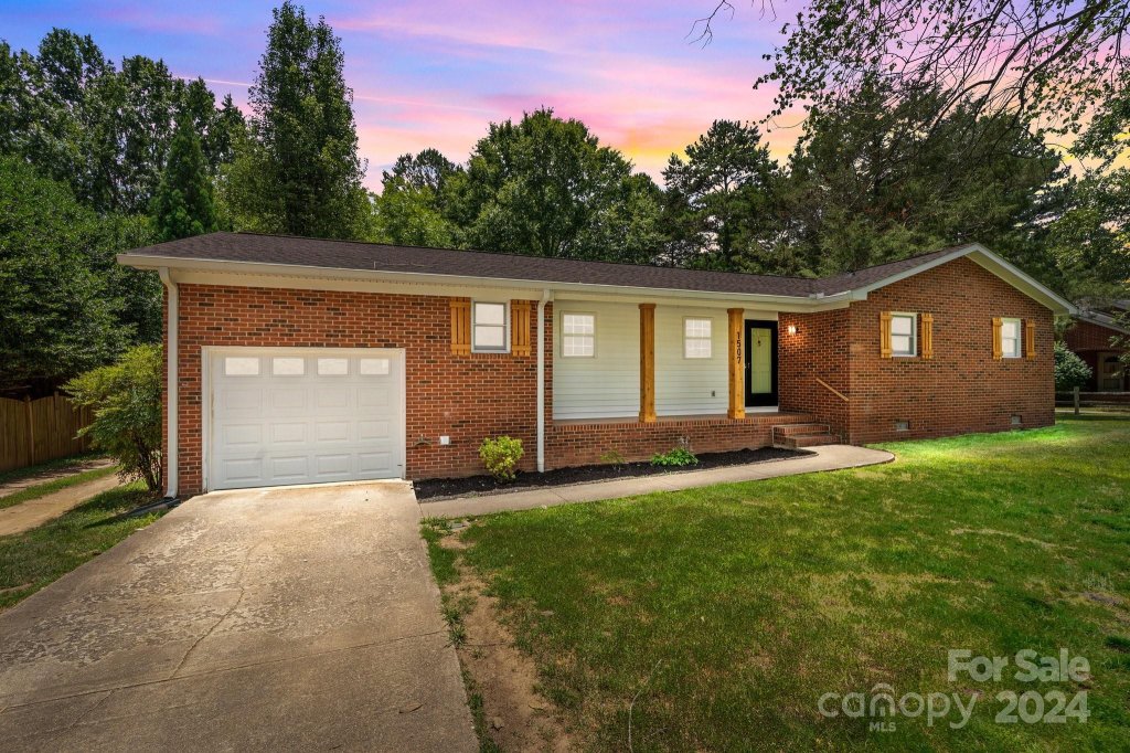 1507 Statesville Boulevard