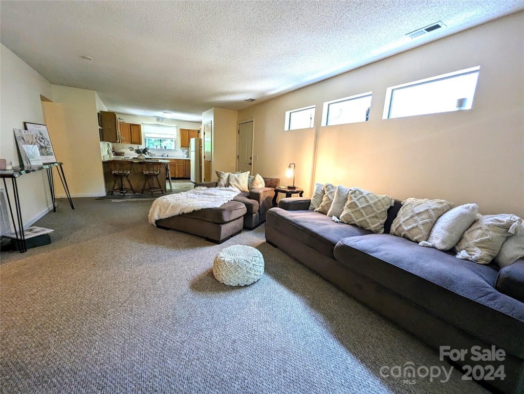 47 Lake Drive K15